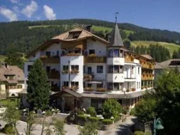 Monica Hotel